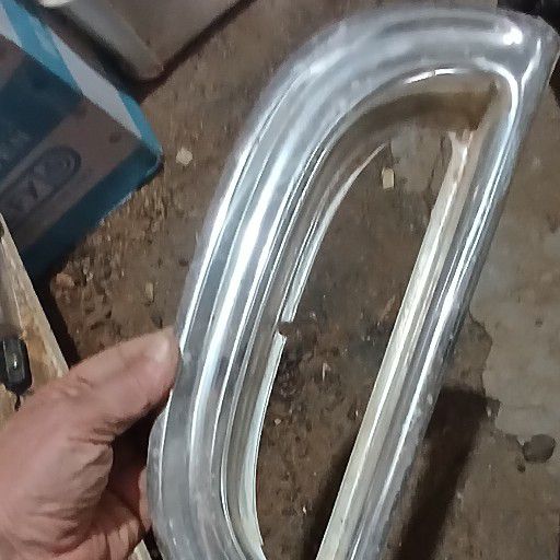 Chevrolet 1960, tail light crome bezel - Private Seller