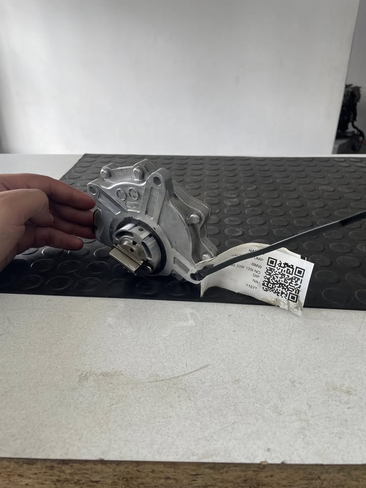 Bmw E90 320i Vacuum Pump for sale (N46B20) - Private Seller