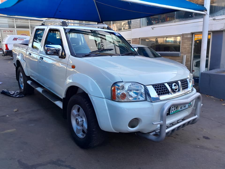 2011 NISSAN NP300 HARDBODY 4X2 DOUBLE CAB MANUAL