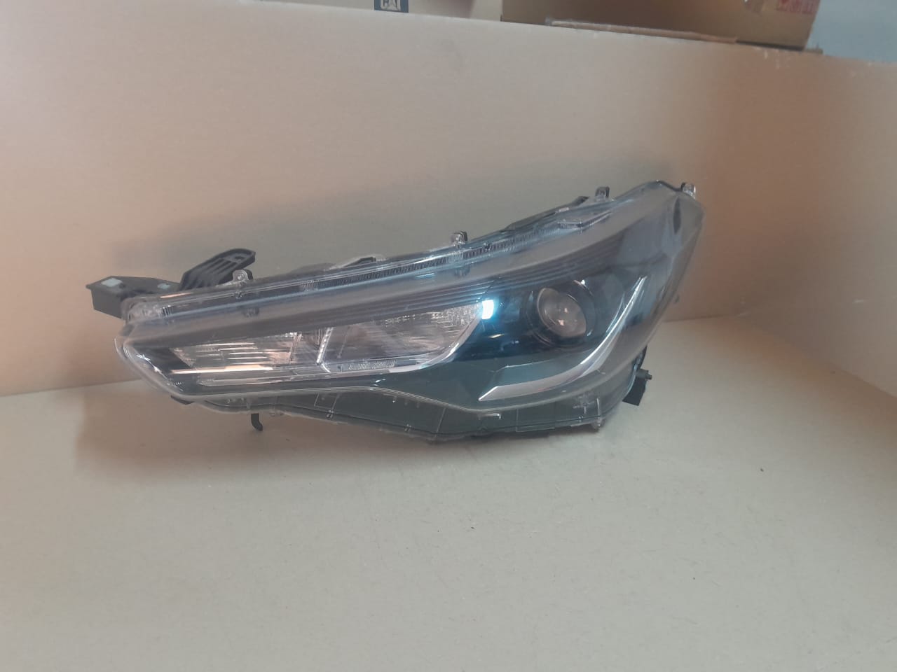 2021-2024 TOYOTA COROLLA CROSS LEFT SIDE HEADLIGHT FOR SALE - Private Seller 2021-2024 TOYOTA COROLLA CROSS LEFT SIDE HEADLIGHT FOR SALE - Private Seller