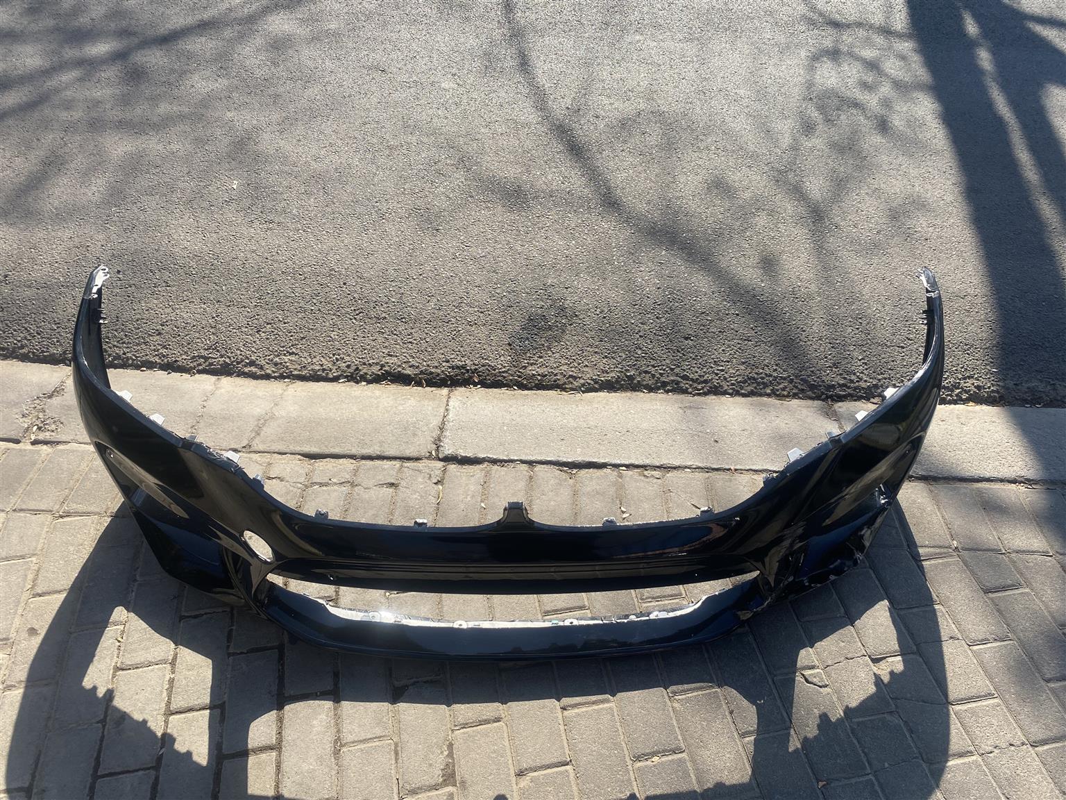 2020 BMW M5 FRONT BUMPER FOR SALE. IN EXCELLENT CONDITION