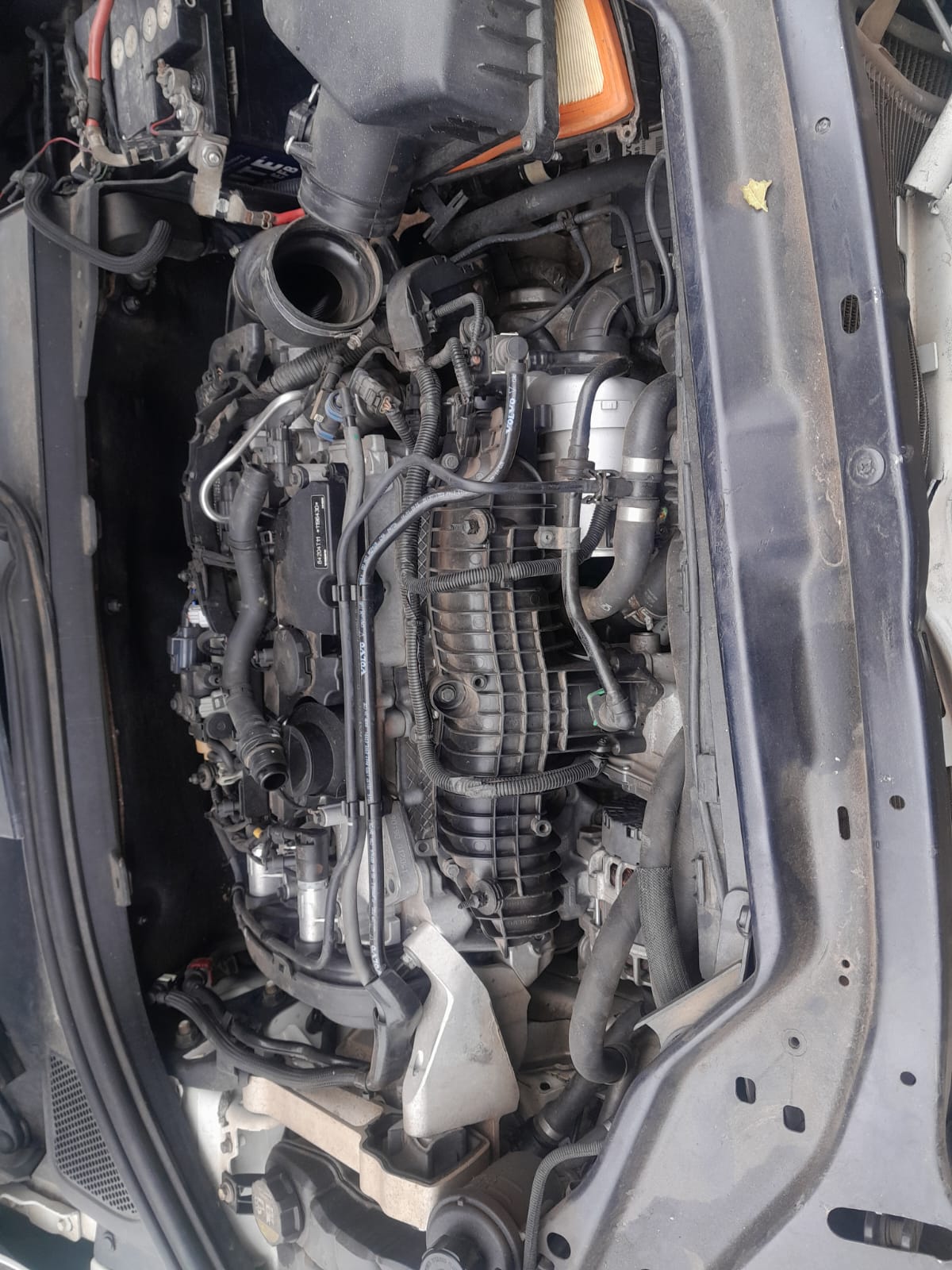 2016 VOLVO XC60 T5 2.0 PETROL MANUAL – FOR STRIPPING - Private Seller