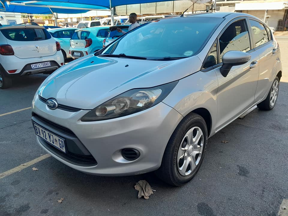 2011 FORD FIESTA 1.6 AUTOMATIC