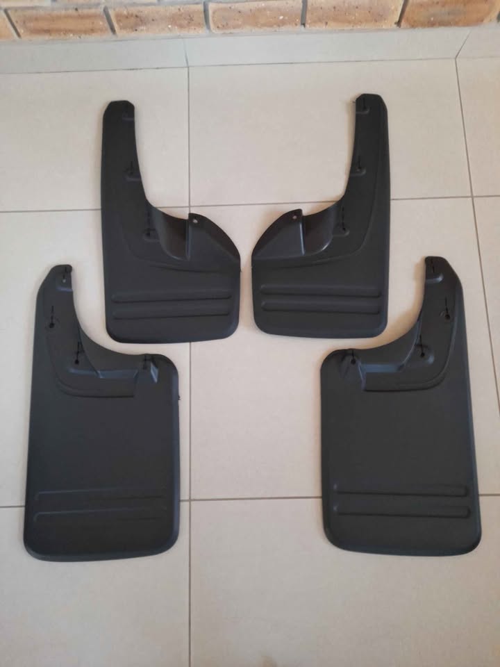 TOYOTA HILUX 05/15  4x4 BRAND NEW MUD FLAPS SET FORSALE - Private Seller