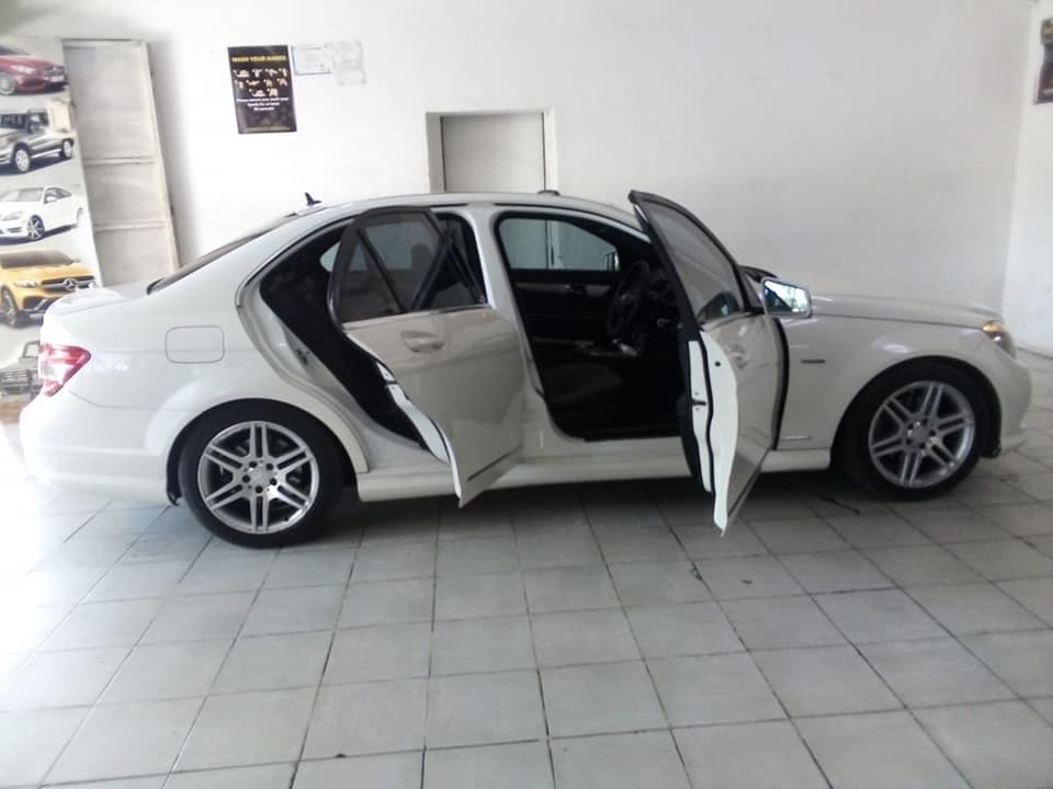2011 MERCEDES BENZ C200 CGI AMG Line  AUTOMATIC, PETROL, SUNROOF, LEATHER INTERIOR  96000km