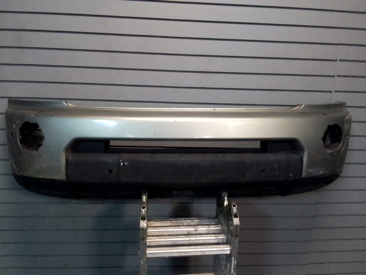 (2007-2012) LAND ROVER DISCOVERY 4 FRONT BUMPER FOR SALE - Private Seller (2007-2012) LAND ROVER DISCOVERY 4 FRONT BUMPER FOR SALE - Private Seller