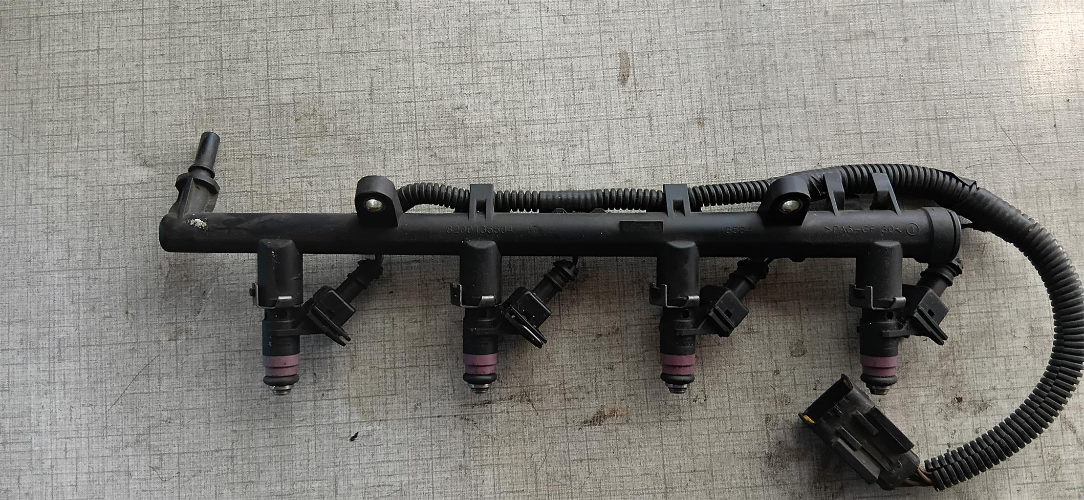 Injector rail with Injectors for sale - Private Seller Injector rail with Injectors for sale - Private Seller