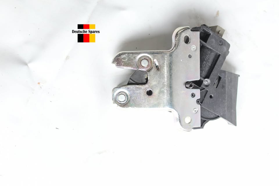 BMW E90 320d,325i WINDSCREEN WASHER BOTTLE WITH PUMP OEM:7124231 - Private Seller BMW E90 320d,325i WINDSCREEN WASHER BOTTLE WITH PUMP OEM:7124231 - Private Seller