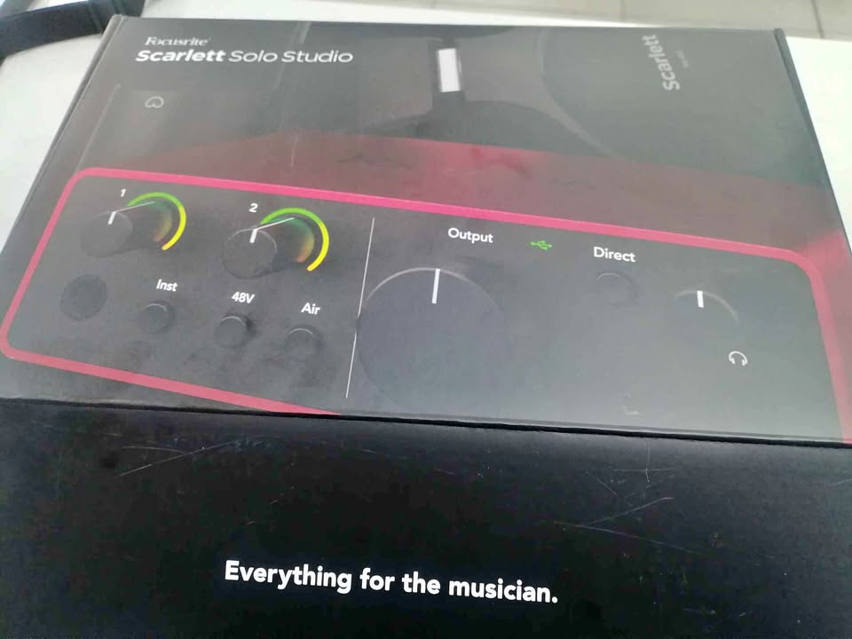 FOCUSRITE SCARLETT SOLO STUDIO 4TH GENERATION SH-450