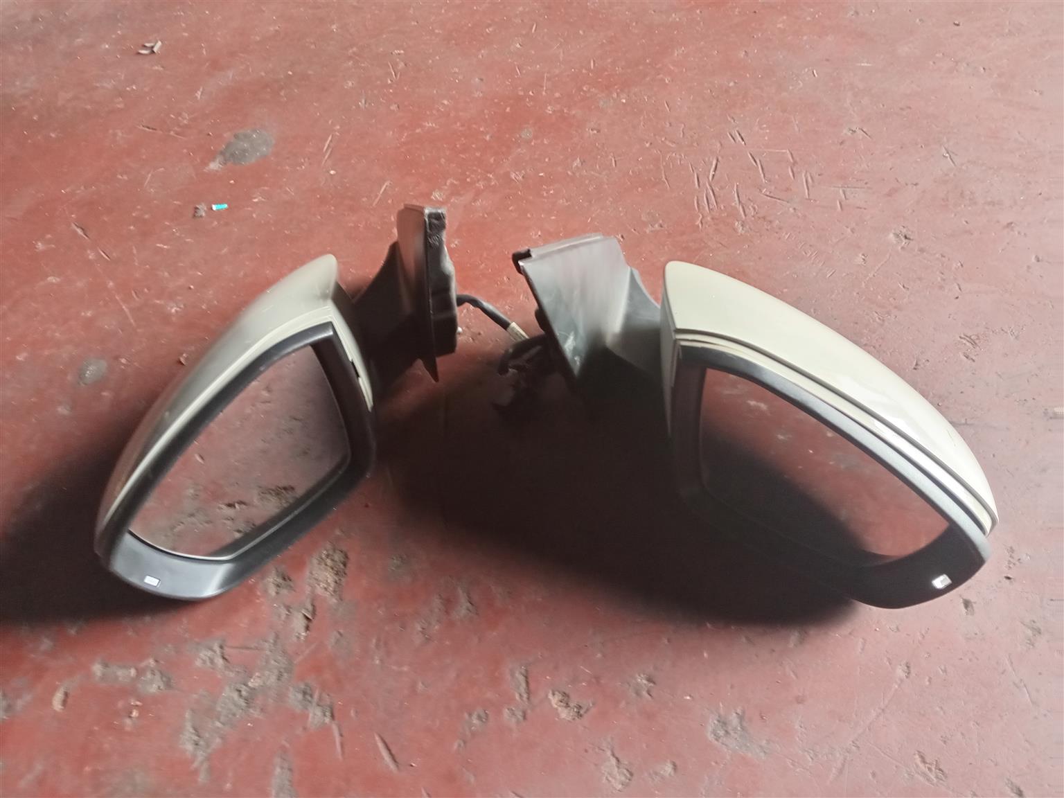 Vw T-cross both side mirrors electric - Private Seller Vw T-cross both side mirrors electric - Private Seller