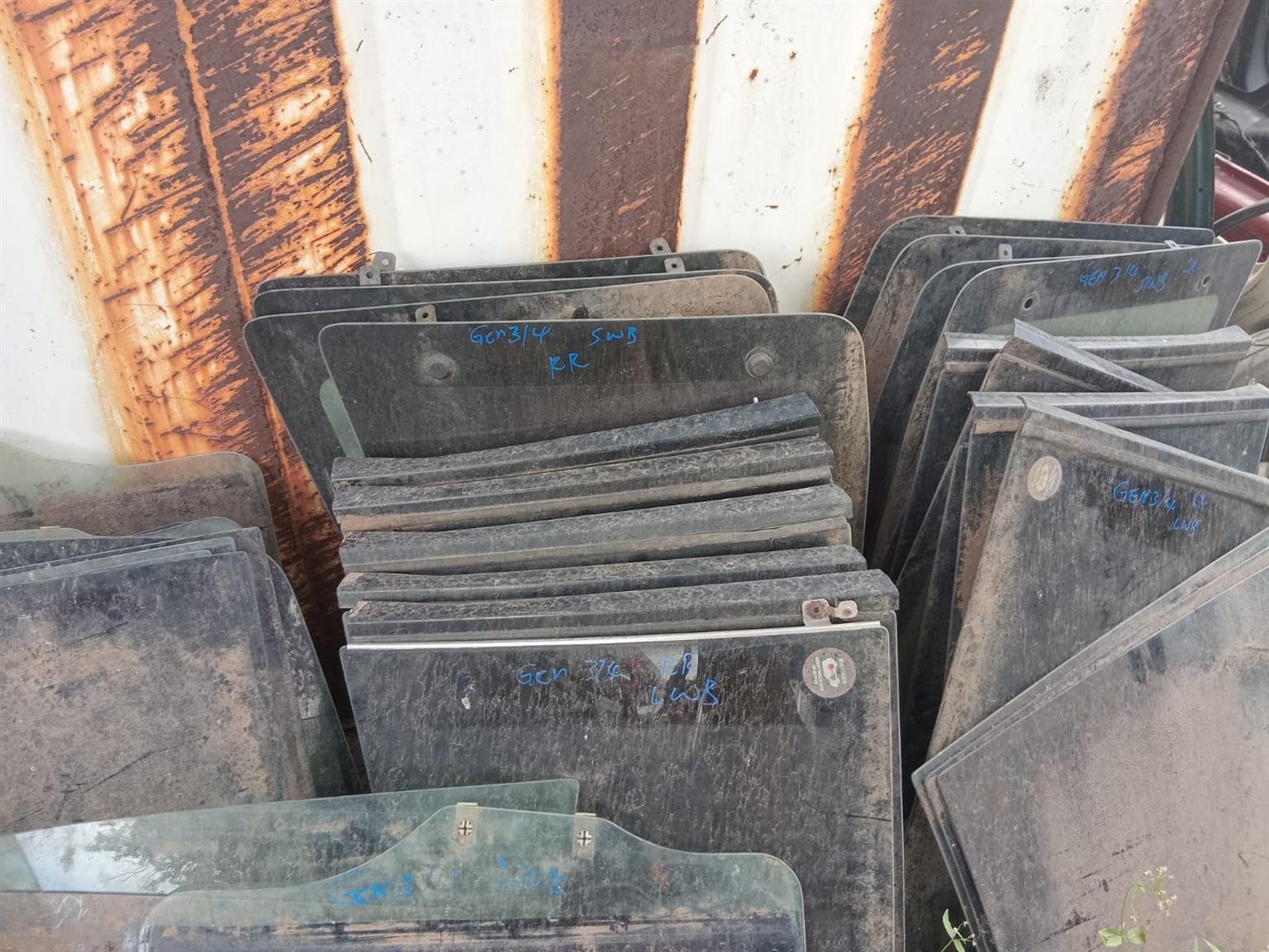 Used Mitsubishi Pajero Gen 3/4 Rear Windows for Sale - Private Seller Used Mitsubishi Pajero Gen 3/4 Rear Windows for Sale - Private Seller