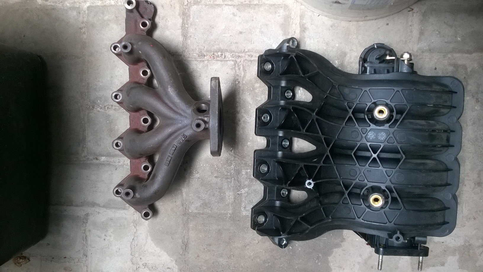 Chevrolet aveo 1.6 16v inlet/outlet manifolds - Private Seller Chevrolet aveo 1.6 16v inlet/outlet manifolds - Private Seller