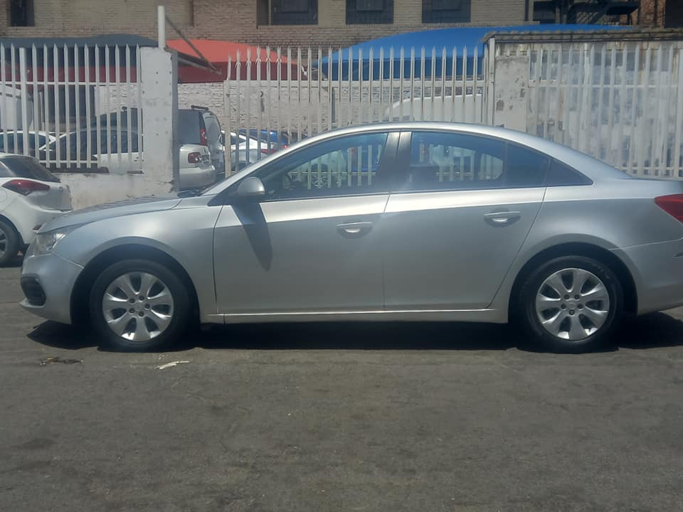 2016 CHEVROLET CRUISE 1.6 MANUAL SILVER COLOR, MILEAGE