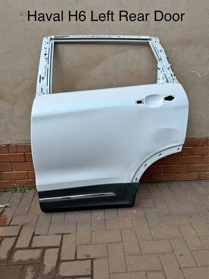 Haval H6 Left Rear Back Door with Trim - Private Seller Haval H6 Left Rear Back Door with Trim - Private Seller