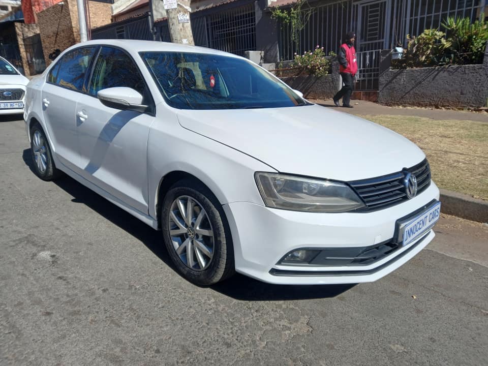 2018 VW JETTA 6 TSI 1.4 PETROL, AUTOMATIC, WHITE COLOR, MILEAGE 85000KM SERVICE BOOK
