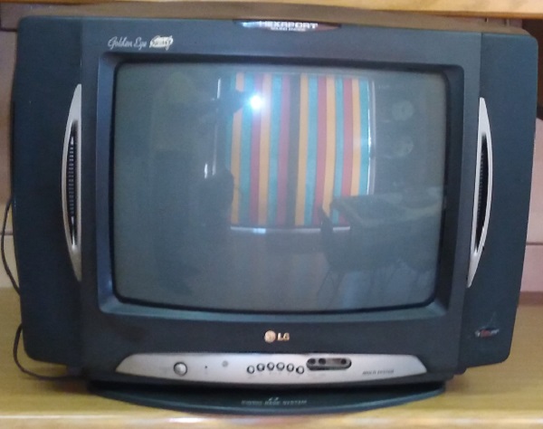 PRIVATE SALE LG Television CRT TV