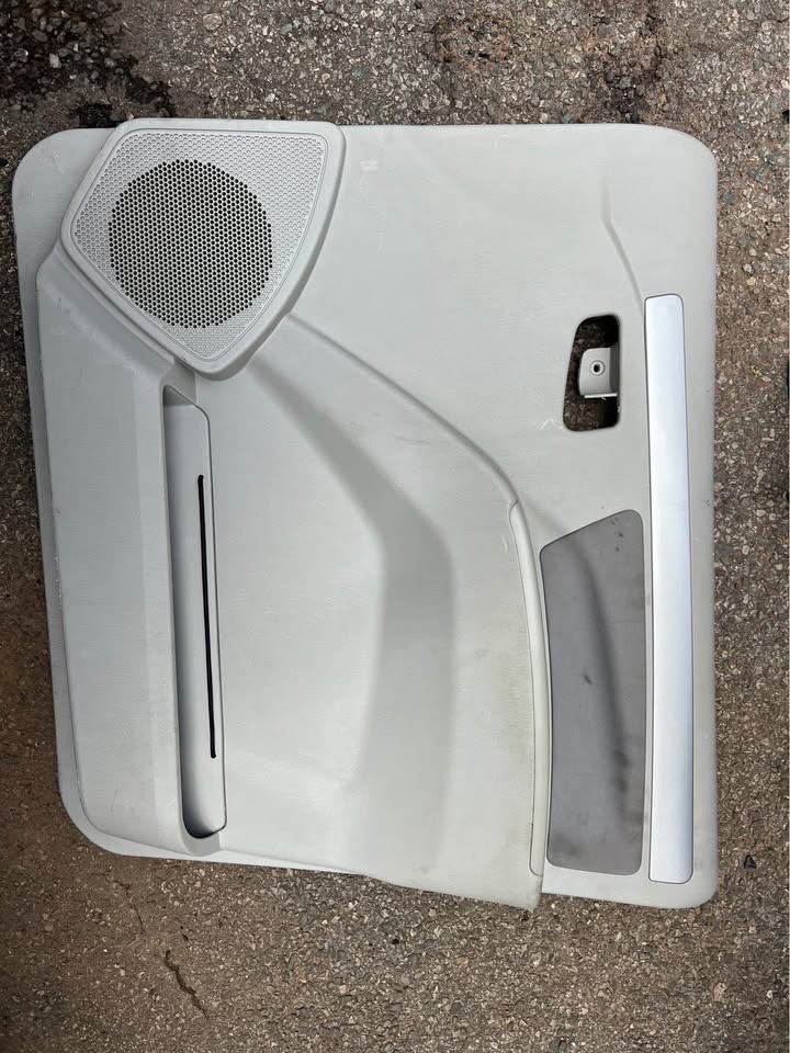 Mahindra Scorpio S10 Suv Complete Set Door panels Available call or whatsapp - Private Seller Mahindra Scorpio S10 Suv Complete Set Door panels Available call or whatsapp - Private Seller