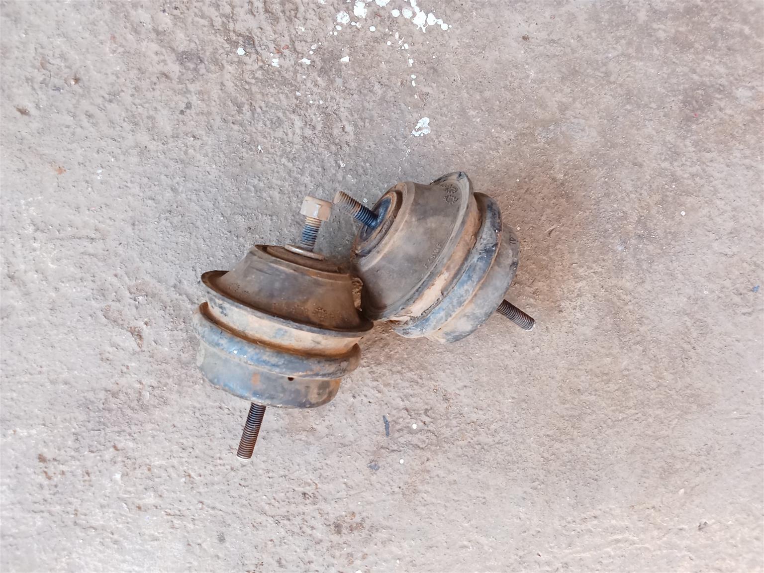 Ford (sapphire) engine mountings - Private Seller Ford (sapphire) engine mountings - Private Seller