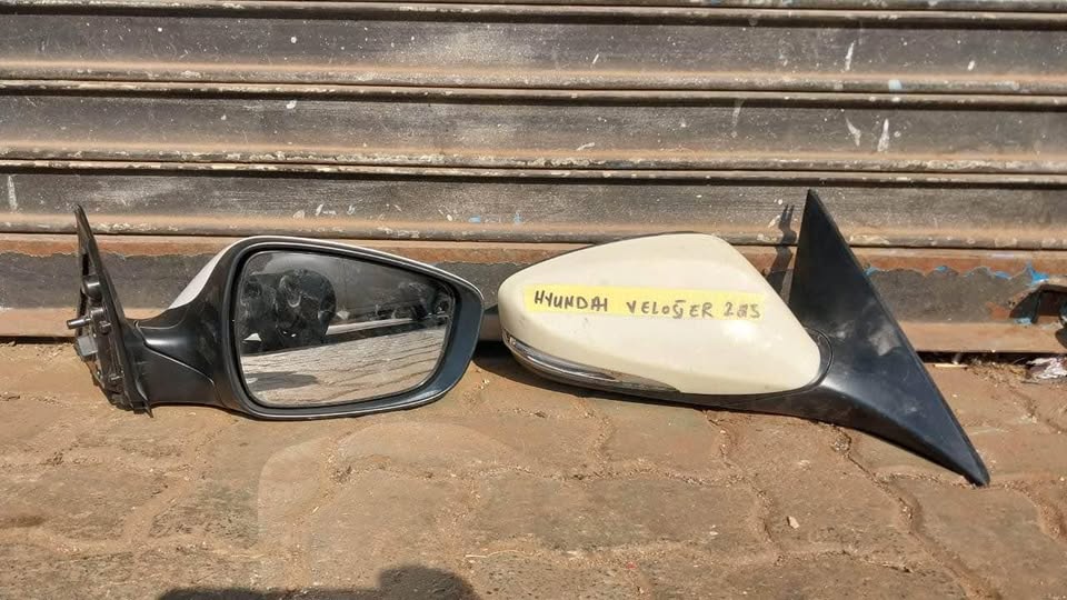 Hyundai Veloster side mirrors - Private Seller Hyundai Veloster side mirrors - Private Seller
