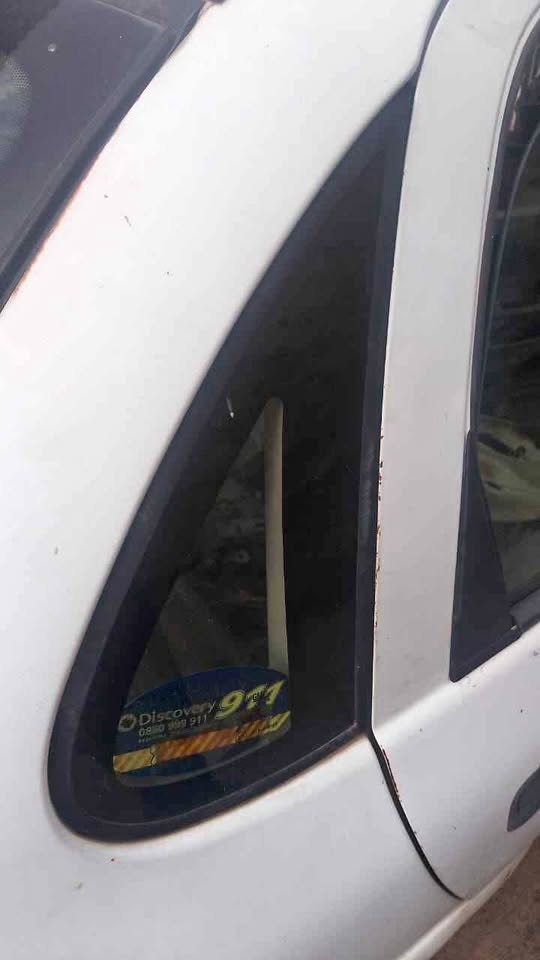 Opel Corsa Classic Sedan RR quarter glass