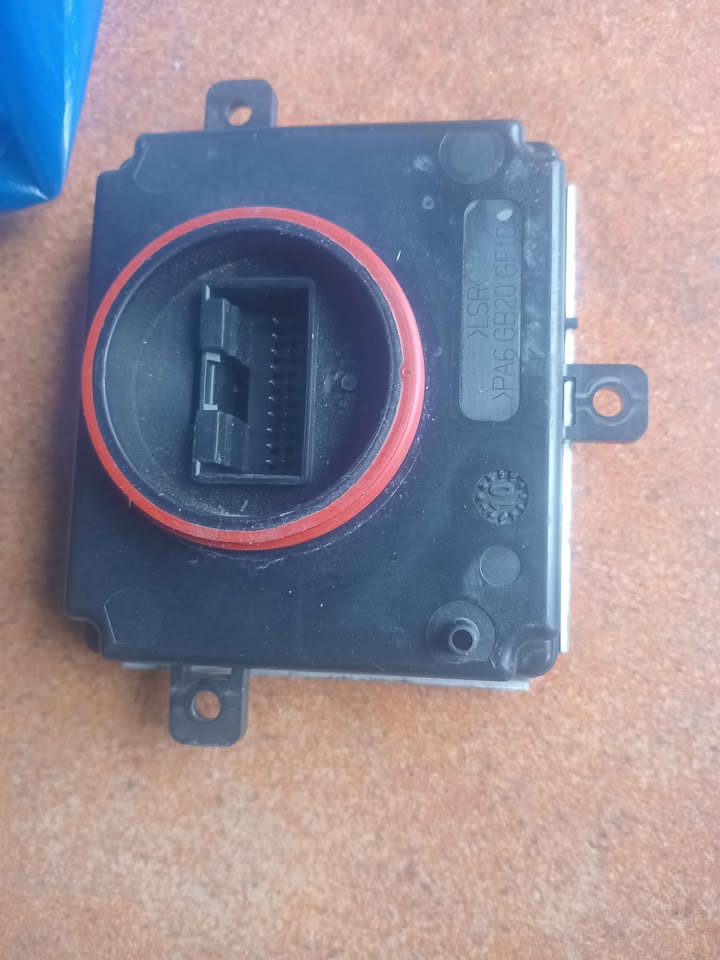 8K0941597E Xenon Hid Headlight Ballast Control Unit for Audi A4 A5 Volkswagen - Private Seller 8K0941597E Xenon Hid Headlight Ballast Control Unit for Audi A4 A5 Volkswagen - Private Seller