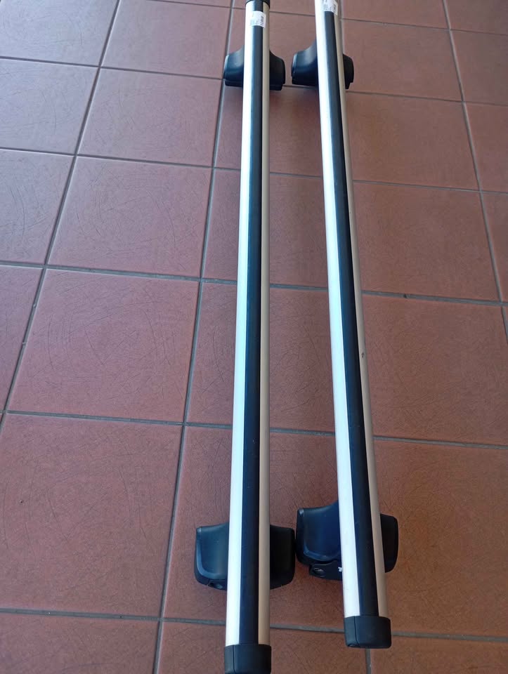 Thule AC9-10359 roof rack, With Keys at Cash Converters Blairgowrie Plaza Randburg - Private Seller