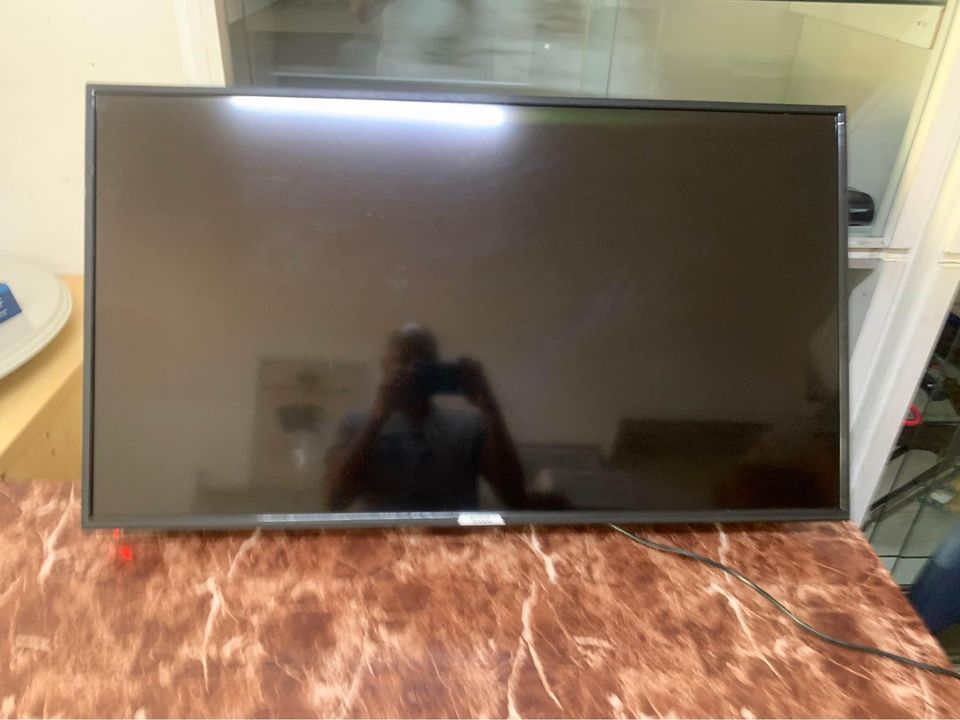 Ecco tv 42 inch with remote