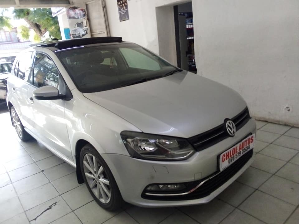2016 VW POLO 6 1.4  Trendline ( Diesel )  72 000km Silver  Manual  Sunroof | Spare keys