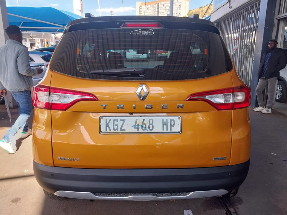 2021 RENAULT TRIBER 1.0 77 000KM ORANGE COLOR MANUEL PETROL