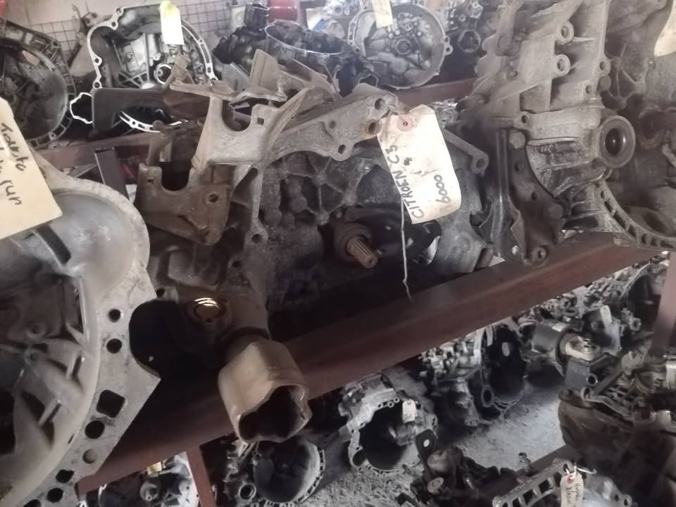Citroen c3 gearbox R4000 Call or WhatsApp me - Private Seller Citroen c3 gearbox R4000 Call or WhatsApp me - Private Seller