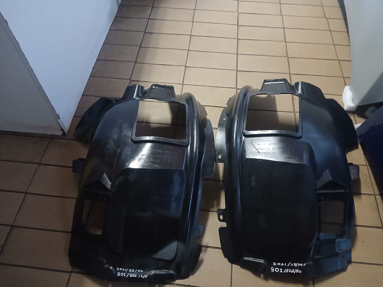 (SET) 2021 BMW X3/X4 G01/G02 FENDER LINER LEFT AND RIGHT FOR SALE - Private Seller (SET) 2021 BMW X3/X4 G01/G02 FENDER LINER LEFT AND RIGHT FOR SALE - Private Seller