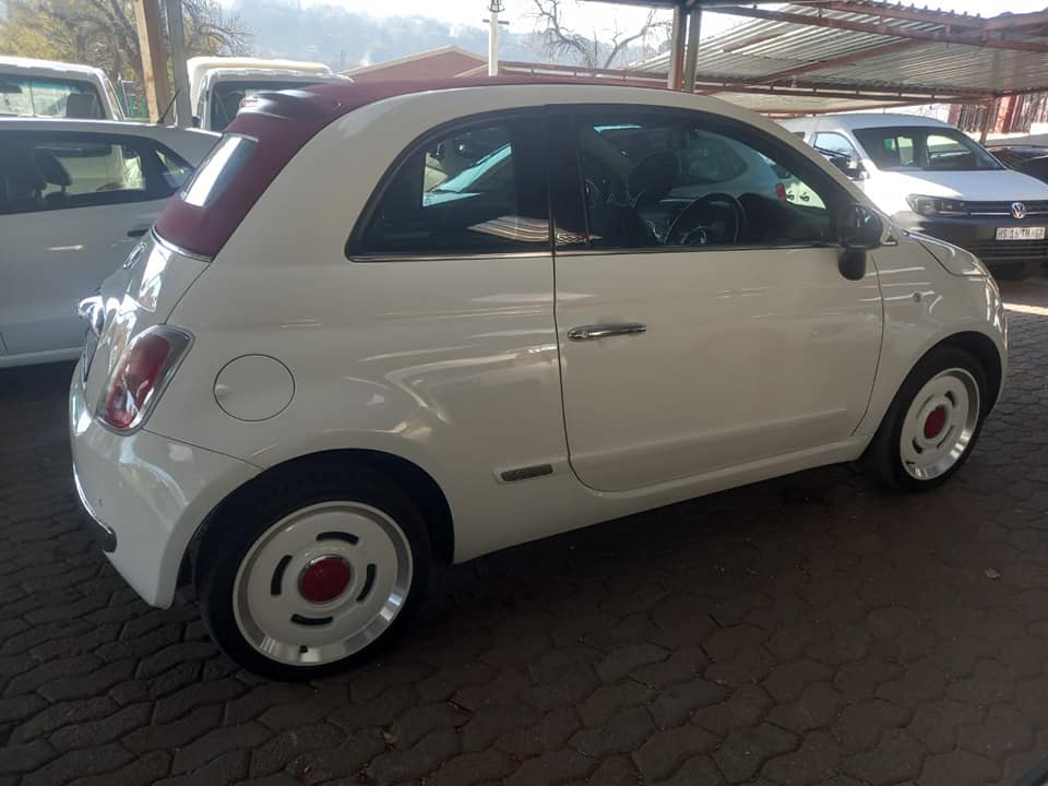 Fiat 500c 1.2 convertible Manual petrol  2015 White Service History  Reverse sensor