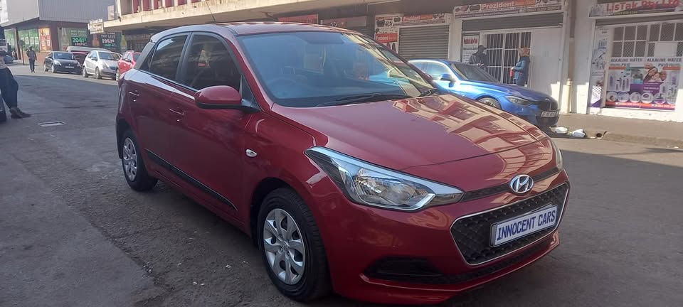 2017 HYUNDAI i20 1.2 MOTION, MANUAL, MAROON COLOUR, 72000KM. LEATHER SEATS
