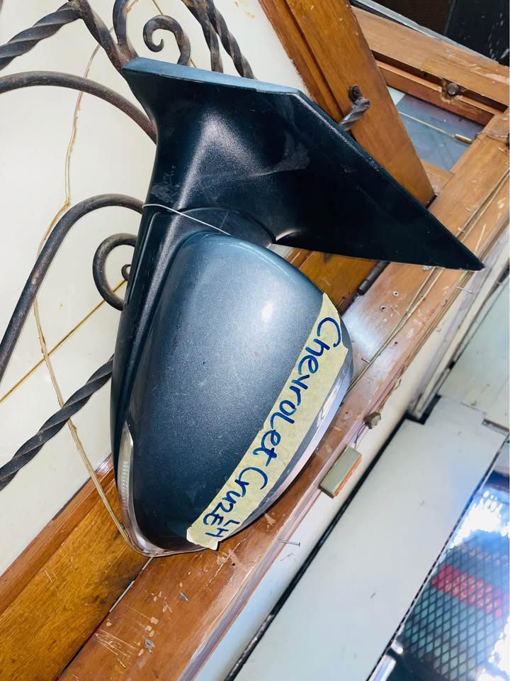 Chevrolet Cruze side mirror - Private Seller Chevrolet Cruze side mirror - Private Seller