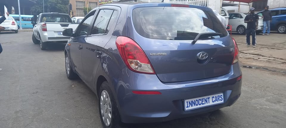 USED 2013 HYUNDAI i20 1.2 MOTION PETROL, MANUAL, BLUE COLOUR, MILEAGE