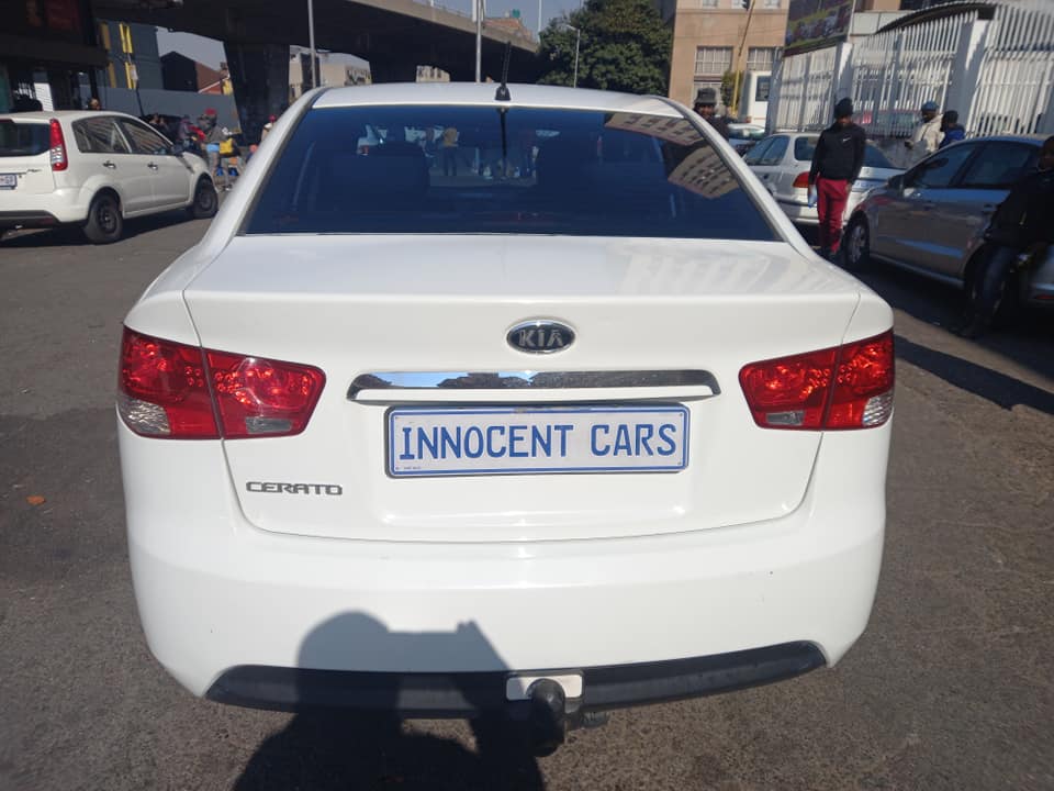 2014 KIA CERATO SEDAN 1.6 PETROL ENGINE MANUAL, WHITE COLOR