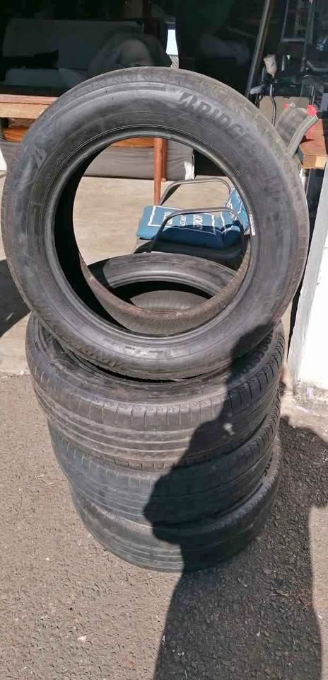Set of 4 17-inch Bridgestone tyres 215/60R17 - Private Seller Set of 4 17-inch Bridgestone tyres 215/60R17 - Private Seller