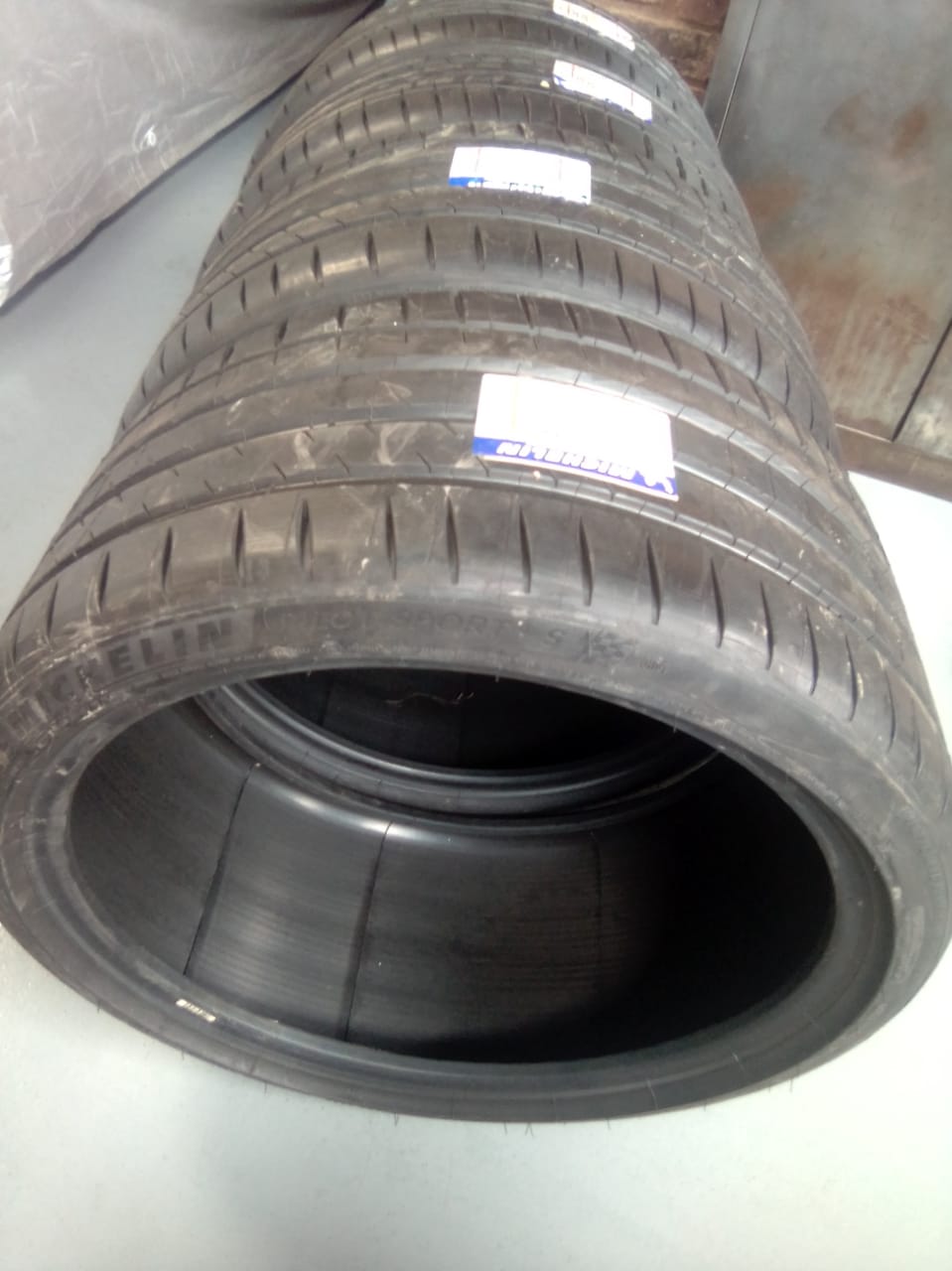 Tyres Michelin Brand New Pilot Sport 2 x 295/30.