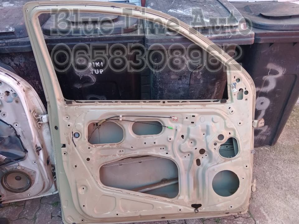 2015 Toyota Hilux D4D Single Cab Left Door For Sale - Private Seller