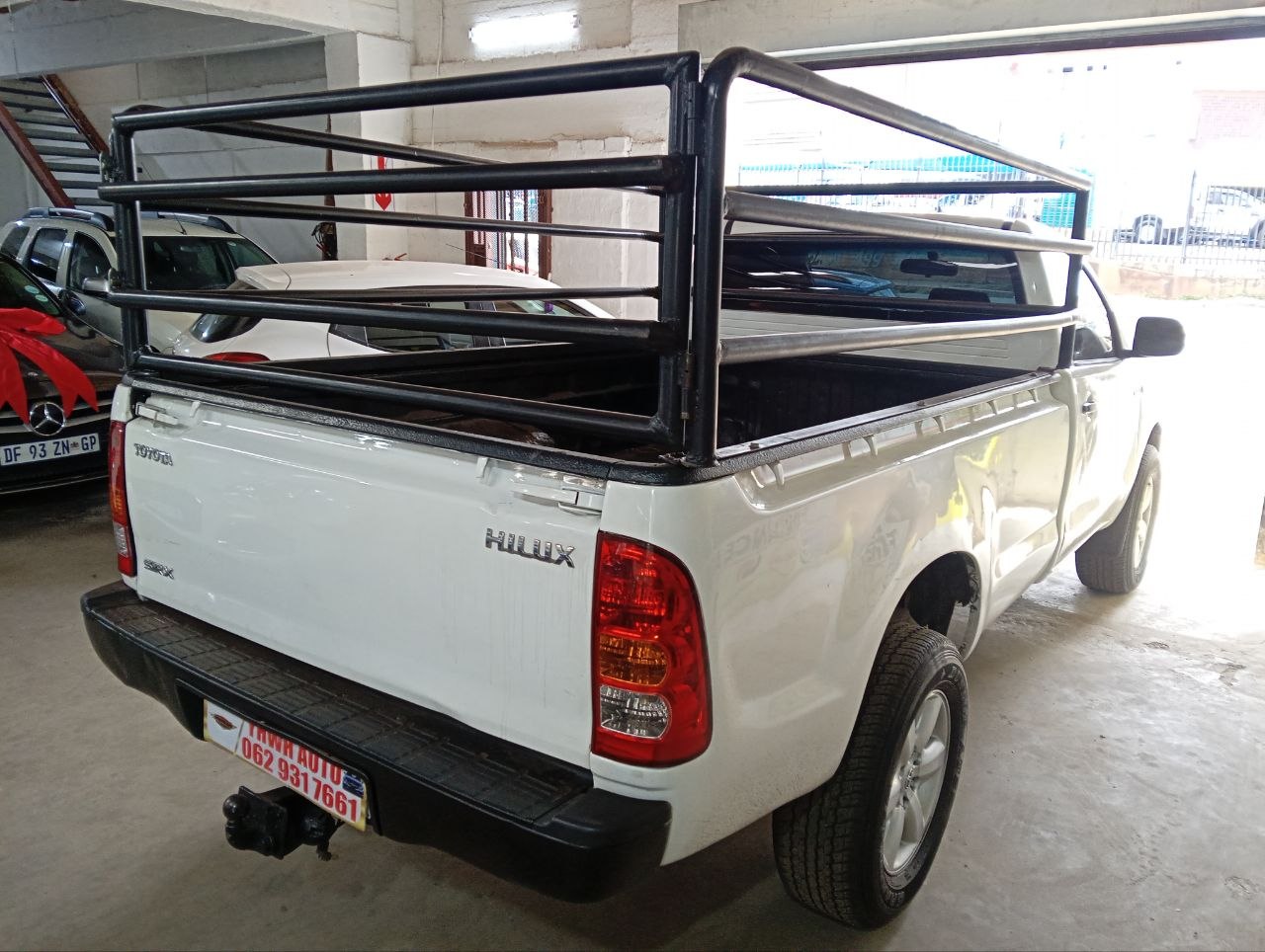 Used 2011 Toyota Hilux 2.5D-4D SRX - Private Seller Used 2011 Toyota Hilux 2.5D-4D SRX - Private Seller