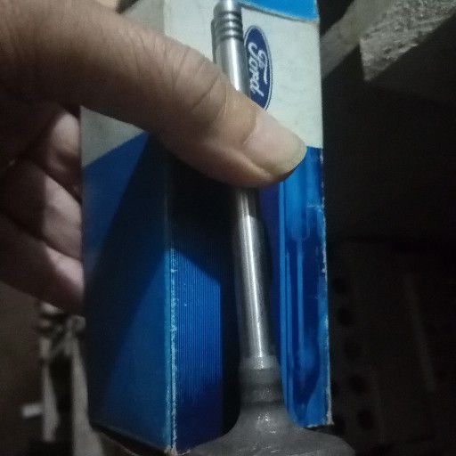 Valves, Ford V8 - Private Seller Valves, Ford V8 - Private Seller