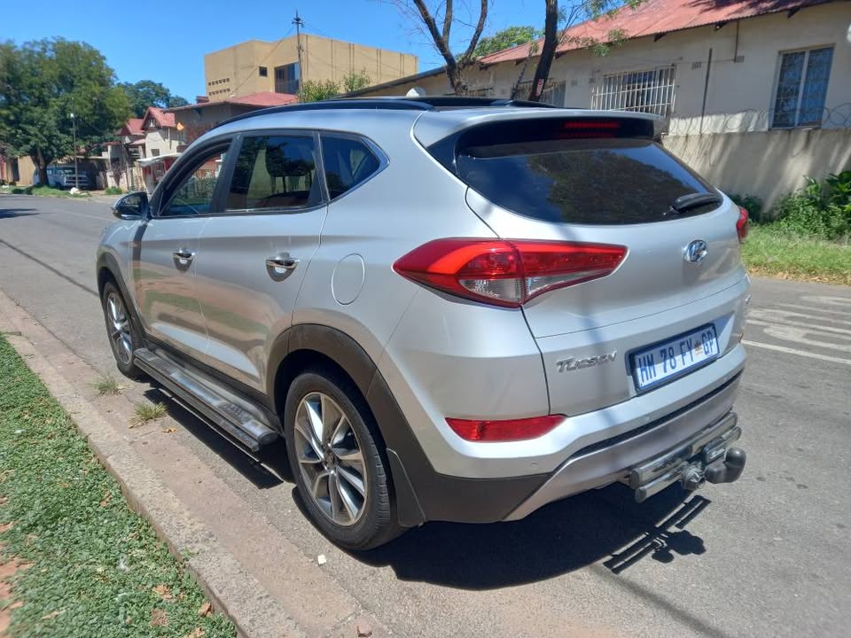 2018 HYUNDAI TUCSON SUV ENG 2.0 PETROL, AUTOMATIC TRANSMISSION, SILVER COLOR, MILEAGE
