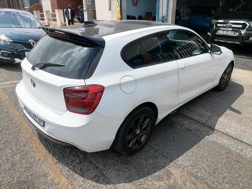 2013 BMW i18 F20 Automatic Hatchback with a leather seat