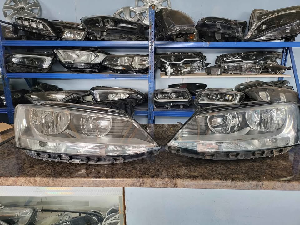 Jetta6/7 left and right headlight available for sale.