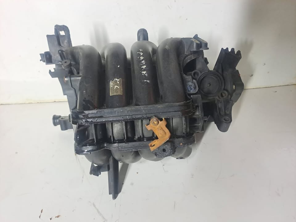 Ford Focus Z6/Mazda 3 Intake Manifold - Private Seller Ford Focus Z6/Mazda 3 Intake Manifold - Private Seller