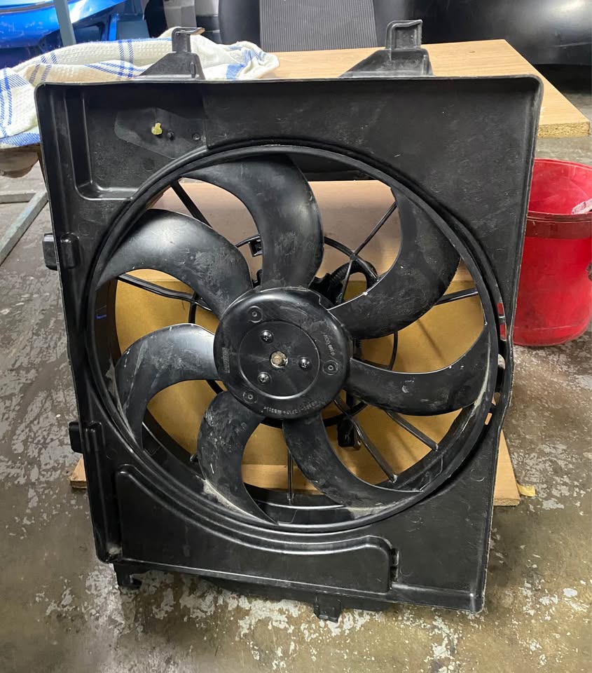 Hyundai i20 2024 radiator fan Call or dm - Private Seller Hyundai i20 2024 radiator fan Call or dm - Private Seller