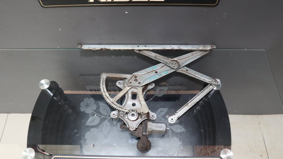 RX 350 LEXUS WINDOW MECHANISM FRONT RIGHT - Private Seller RX 350 LEXUS WINDOW MECHANISM FRONT RIGHT - Private Seller