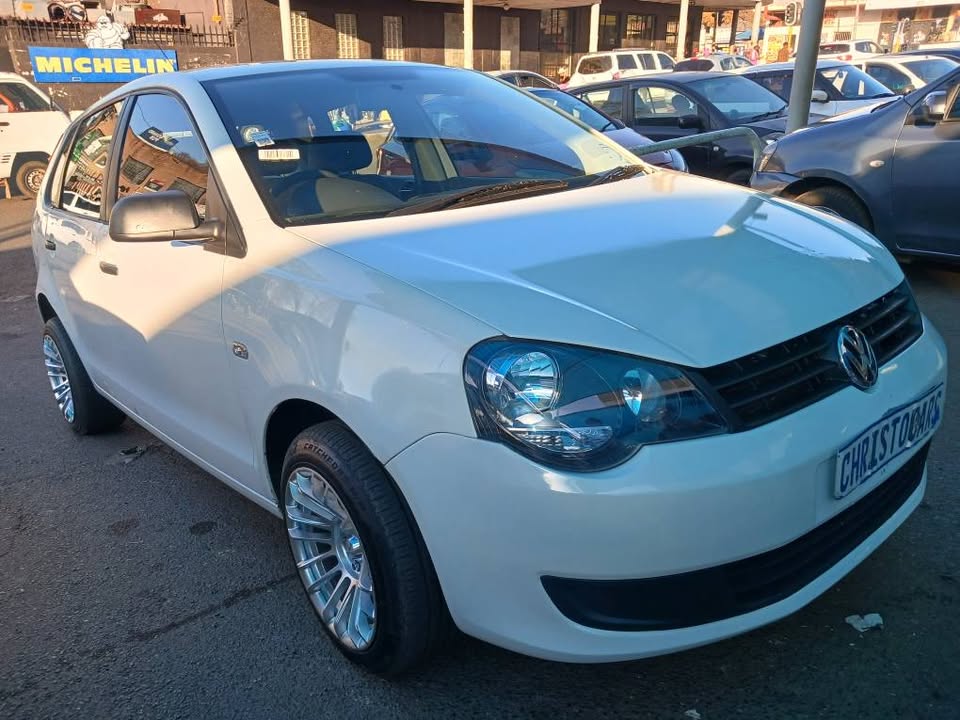 2011 model VW polo Vivo hatchback Manuel Transmission petrol 1.4 engine capacity mileage