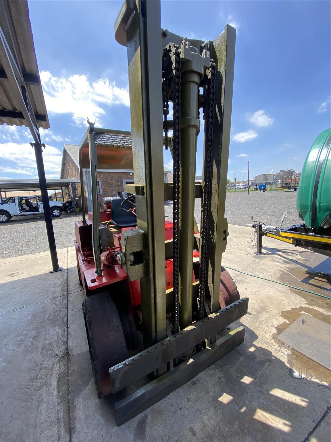 3.5T Clark Forklift Junk Mail