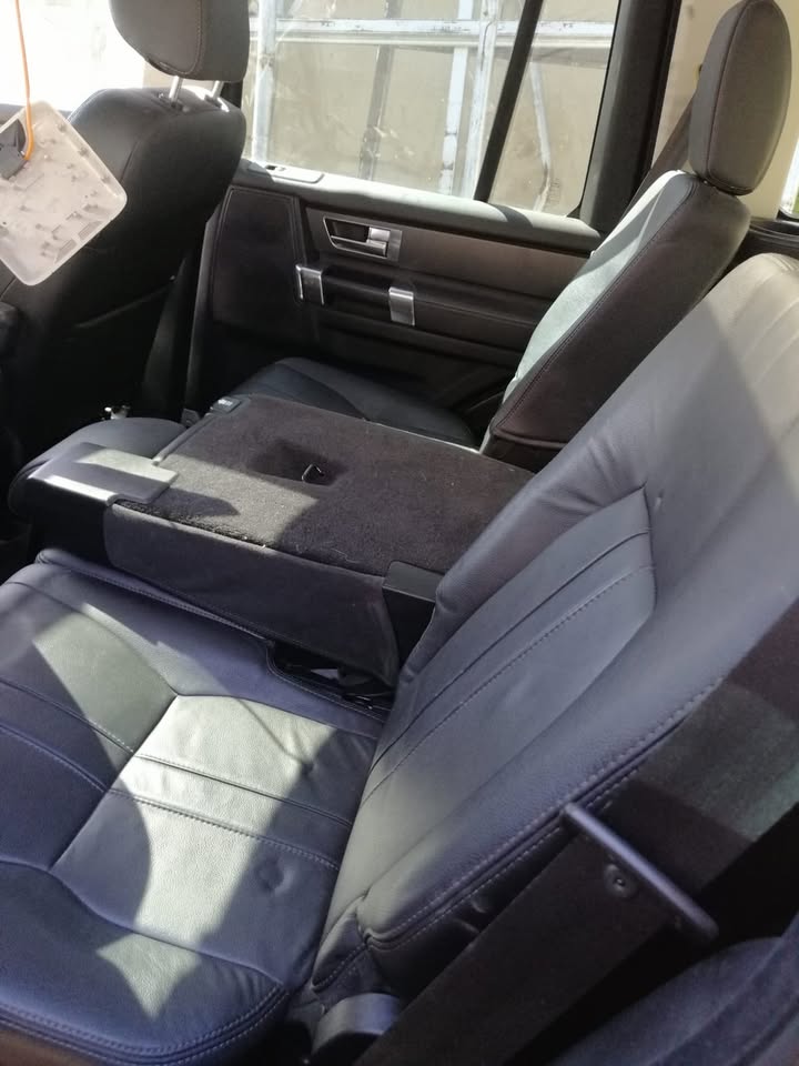 Discovery 4 SDV6 SE now stripping for spares - Private Seller Discovery 4 SDV6 SE now stripping for spares - Private Seller